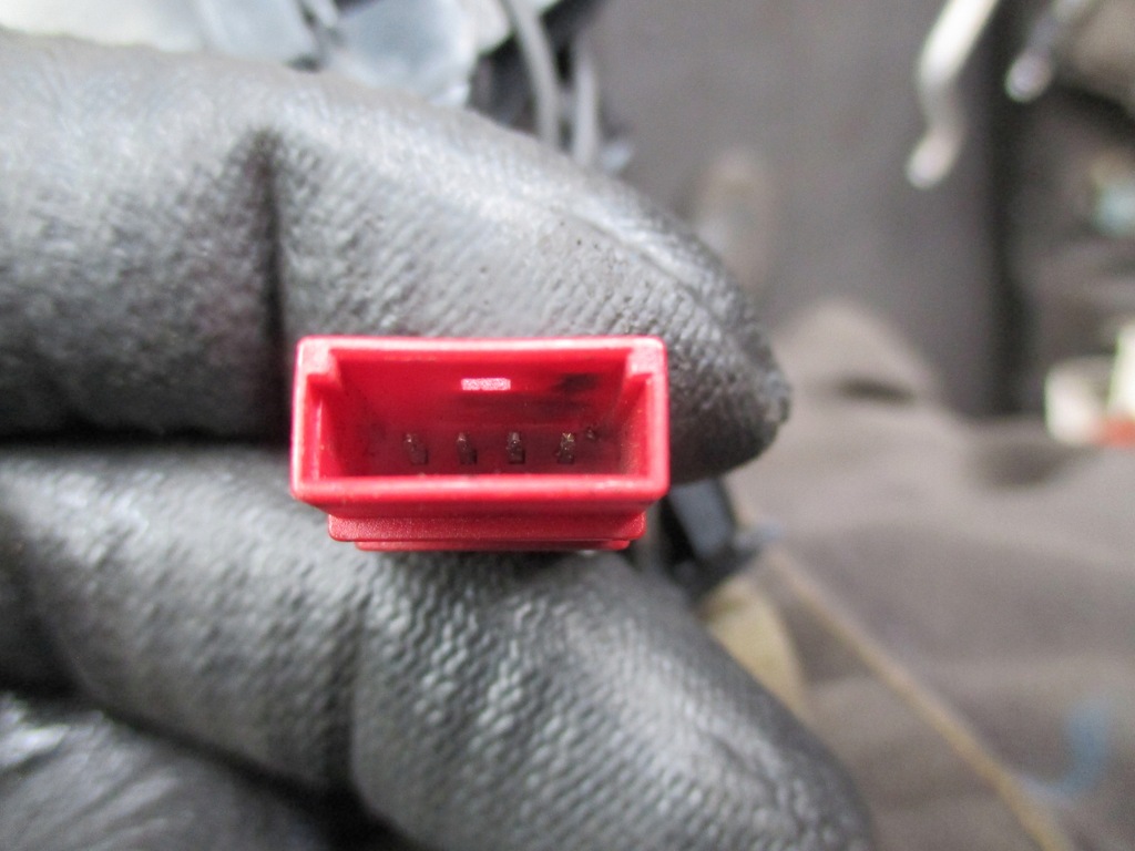 фото №6, Решітка обдув середня audi a8 94-99r 4d0820951