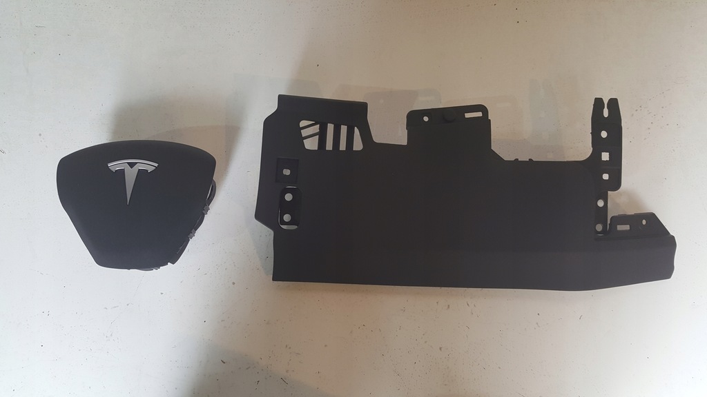 фото №1, Tesla 3 iii подушка безопасности подушка водителя колено