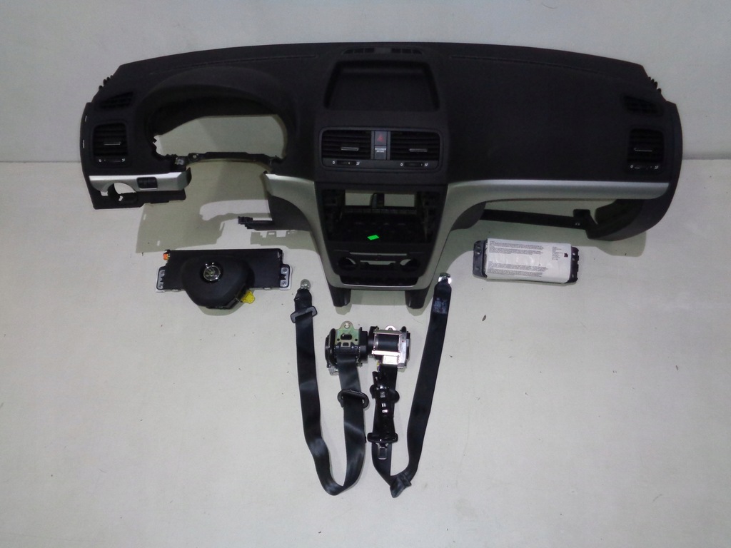 фото №1, Skoda yeti приборная панель подушка безопасности ремни комплект