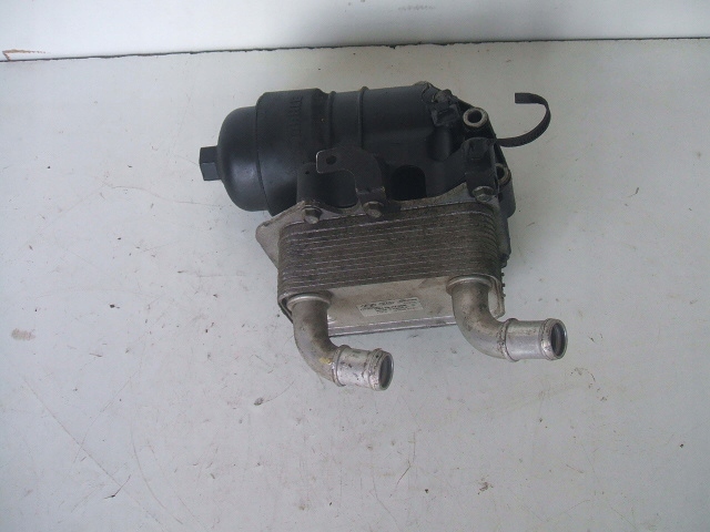 фото №1, Sportage iii ix35 2.0 радиатор масла основание