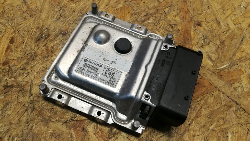фото №1, Hyundai i10 бортовой компьютер блок управления 39101-04592