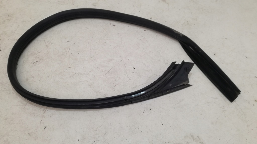 фото №1, Mercedes c238 coupe уплотнитель дверь правая