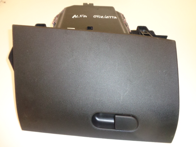 Купить ! alfa romeo gulietta бардачок пассажира !