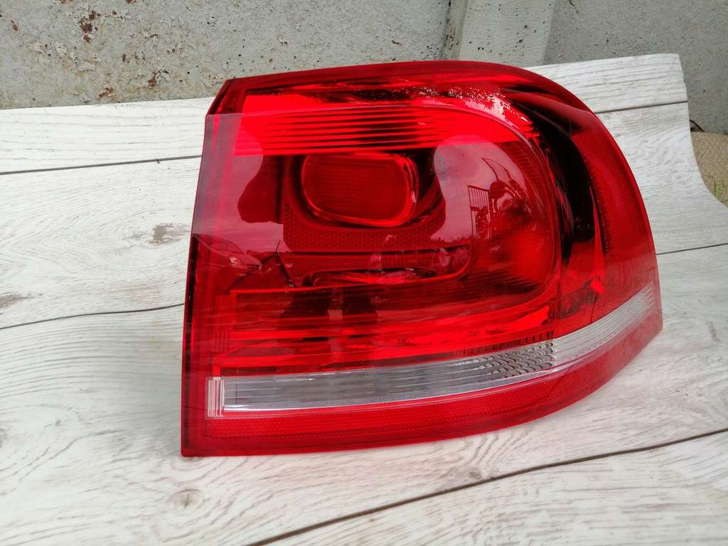 фото №1, Vw touareg 7p6 лампа правая задняя задняя