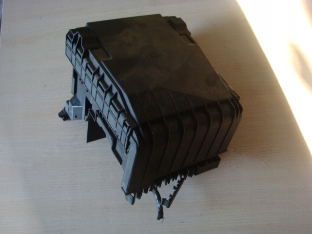 фото №1, Skoda yeti 5l коробка предохранителей корпус