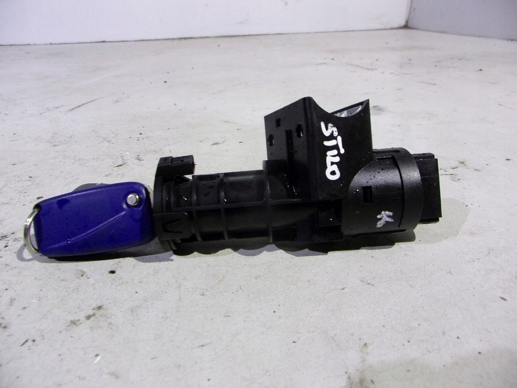 фото №2, Fiat stilo замок зажигания с ключ