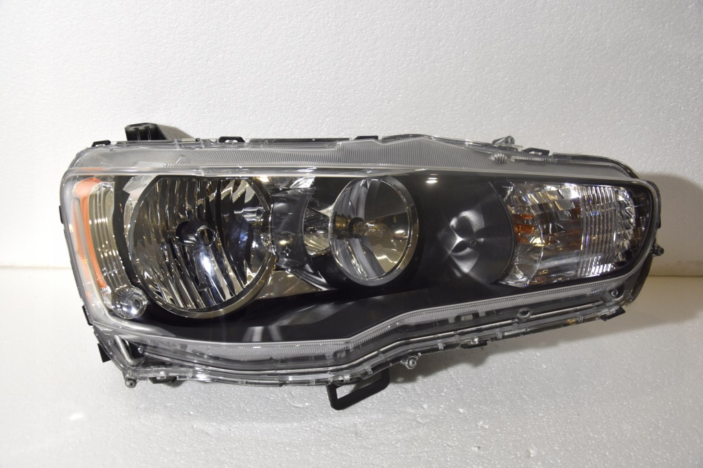 фото №1, Лампа mitsubishi outlander ii lift 8301b930