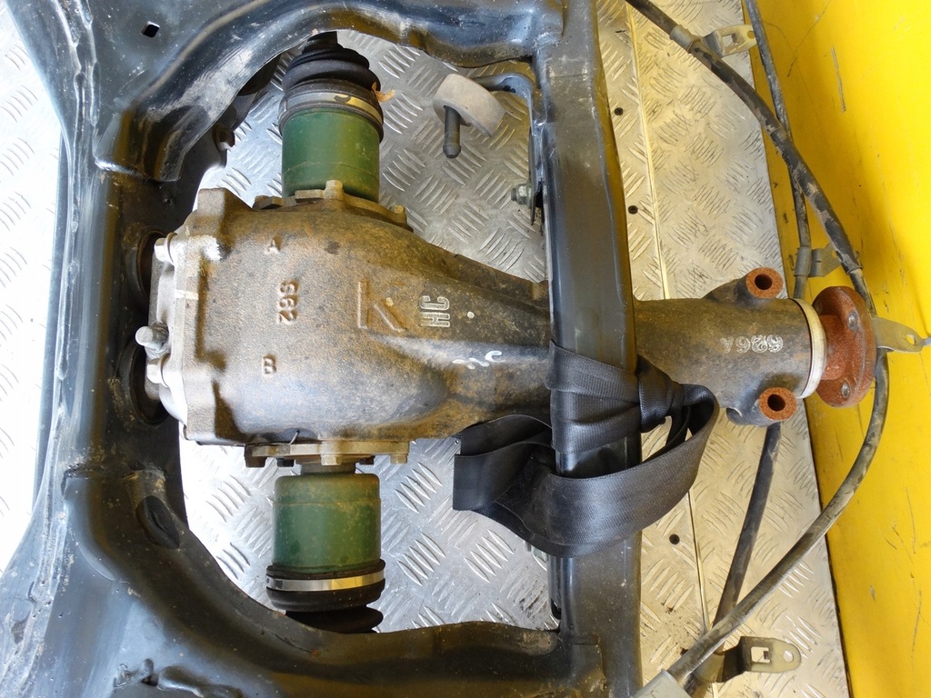 фото №7, Subaru impreza wrx 15 подрамник подрамник дифференциал поворотный кулак