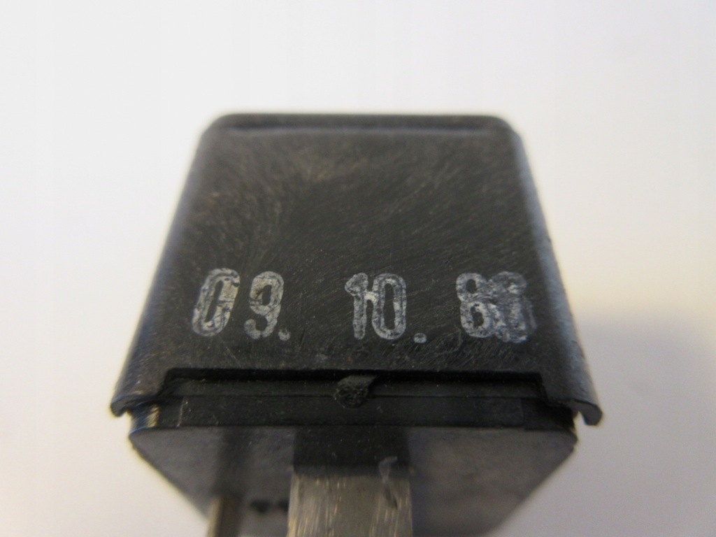 фото №13, Реле opel kadet corsa 90240665