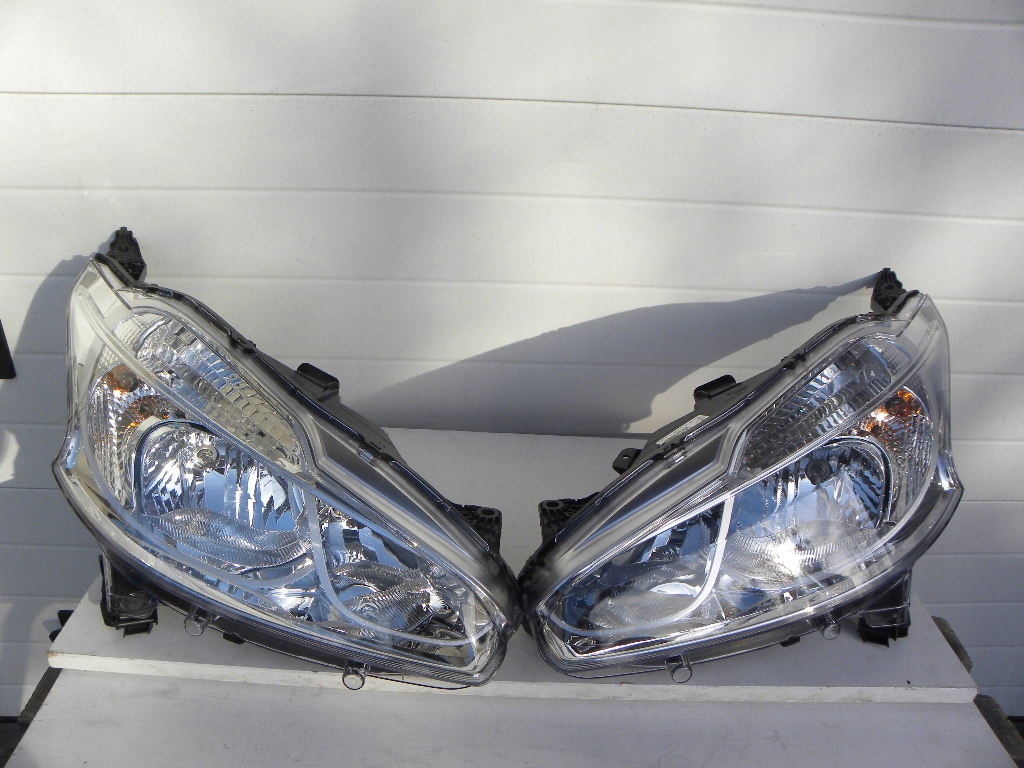 фото №1, Peugeot 208 лампы передние левая, правая