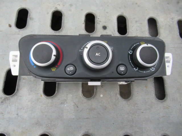 фото №1, Панель кондиціонера обдув scenic iii 2012 r