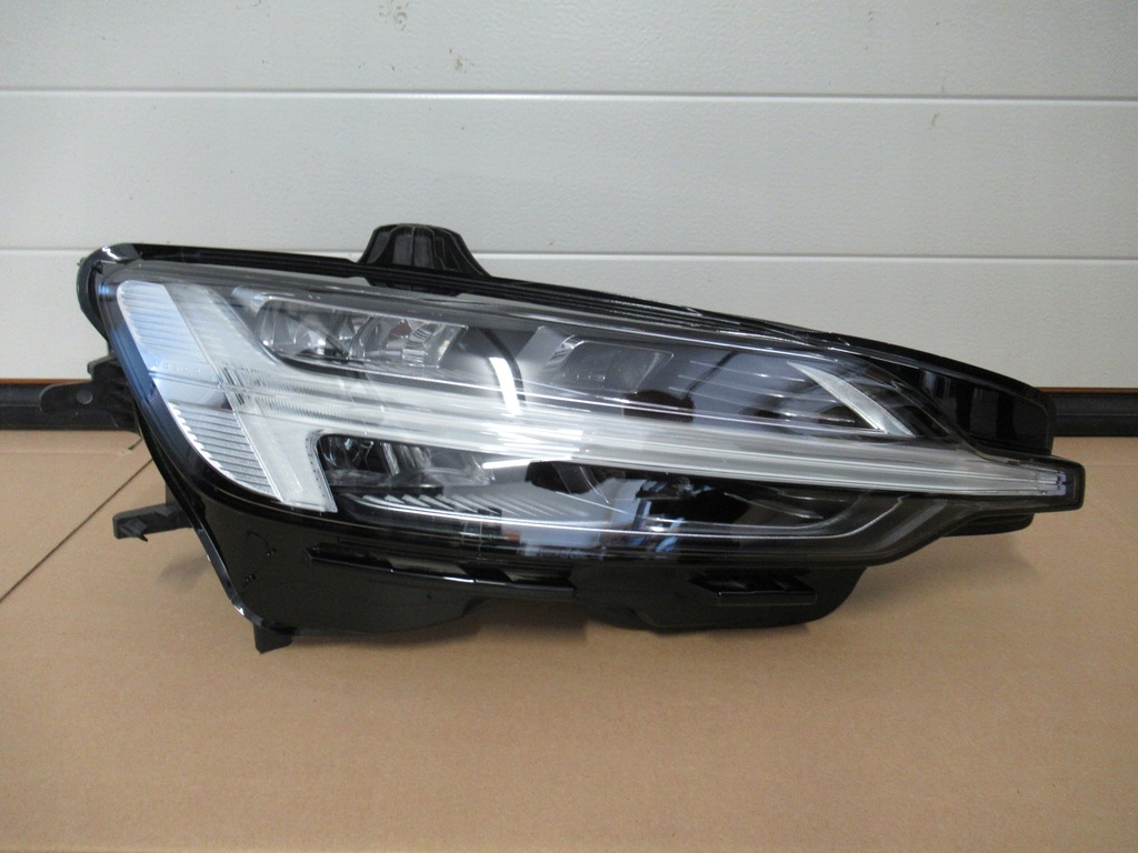 фото №1, Правая лампа volvo v60, s60 full led