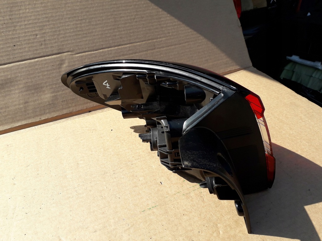 фото №3, Лампа правая задняя renault captur lift 17-