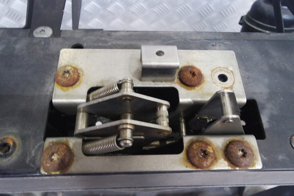 фото №10, Rolls royce phantom pas передний усилитель лампы