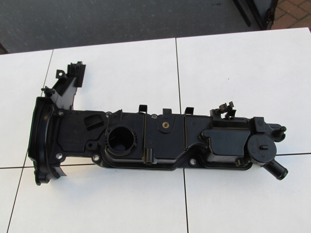 фото №1, Кришка клапанів вала c-max mk2 grand 1,6 tdci
