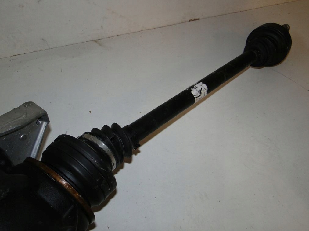 фото №3, Mercedes w213 amg приводной вал задняя правая левая półośka