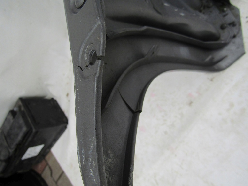 фото №11, Бампер aston martin vantage v12 задня pdc