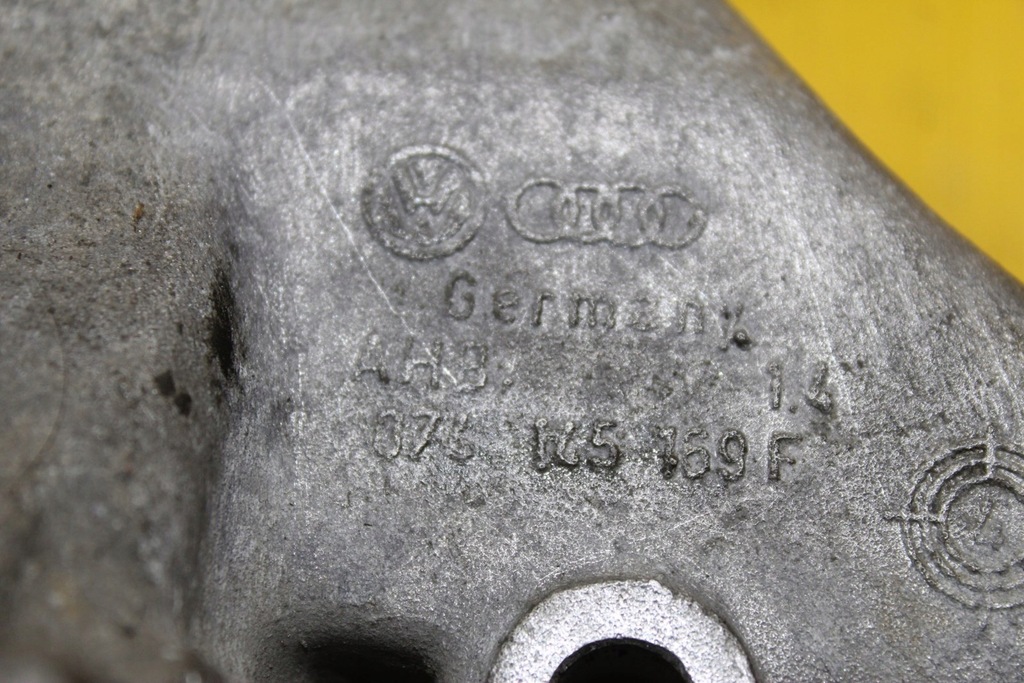 фото №8, Кронштейн генератора vw lt-35 2.5 tdi 074145169f