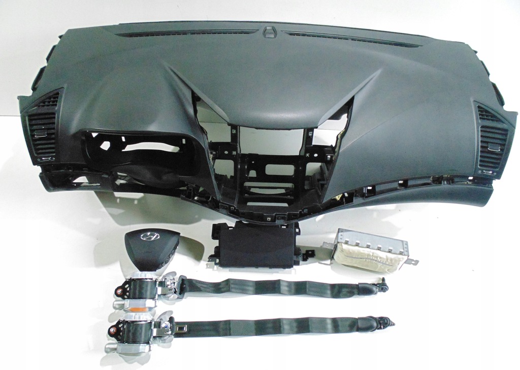 фото №1, Hyundai i40 i 40 приборная панель консоль подушка безопасности подушки безопасности ремни оригинал демонтаж