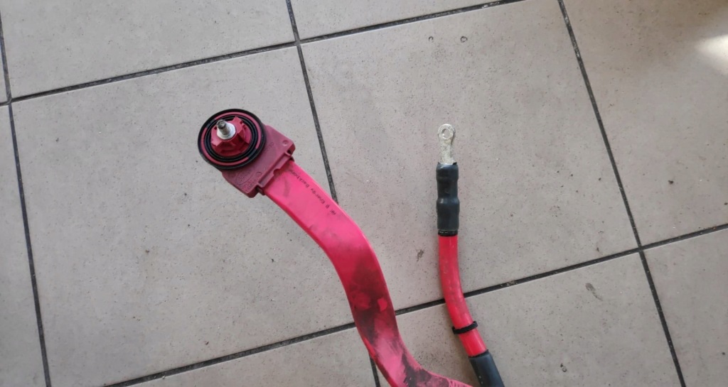 Шланг плюсовой аккумулятор sport l494 vogue l405 Недорого