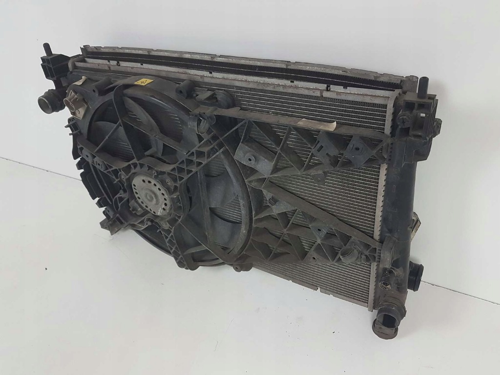 фото №8, Fiat doblo ii combo d 1.6jtd радиатор комплект