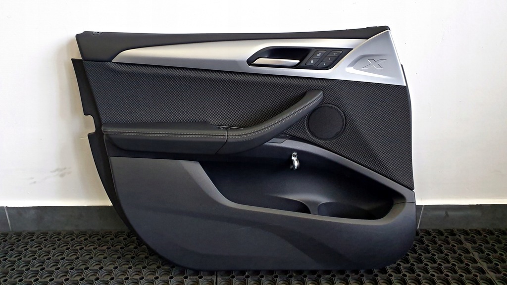 фото №1, Bmw g02 x4 обивка дверь левый перед