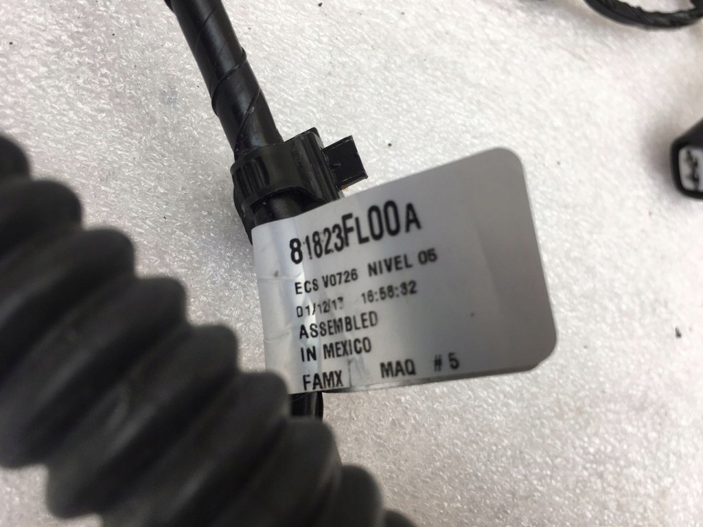 фото №6, Subaru impreza 17 - джгут двері лівий задня