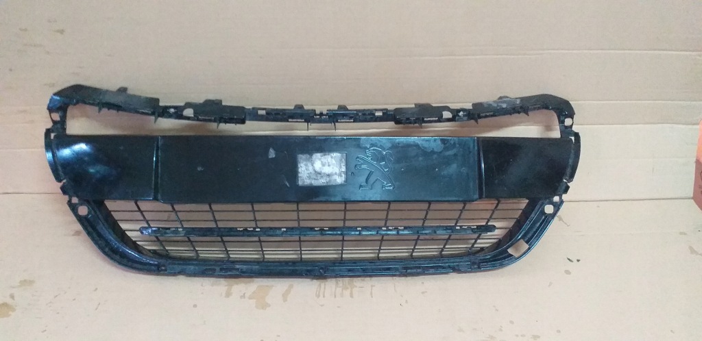 фото №1, Решётка радиатора решётка радиатора peugeot 208 gt gti lift 9810921477