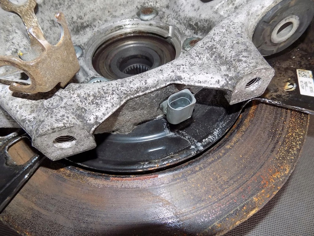 фото №4, Vw touareg 7p поворотний кулак ступиця права задня