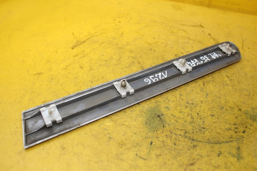 фото №6, Молдинг крыла правый задняя w208 k744 a2086900462