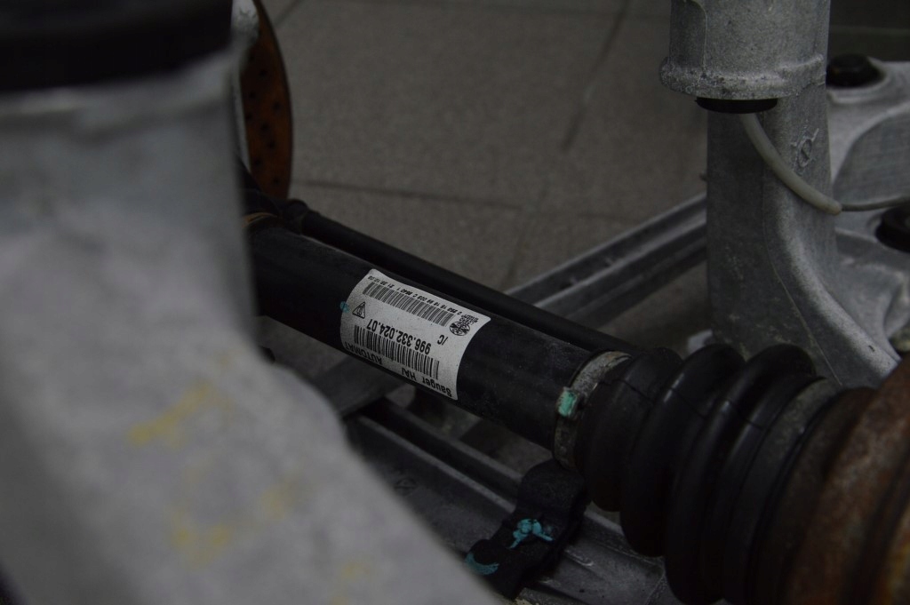 фото №5, Porsche 911 996 автоматическая коробка передач поворотный кулак ступица левый задняя