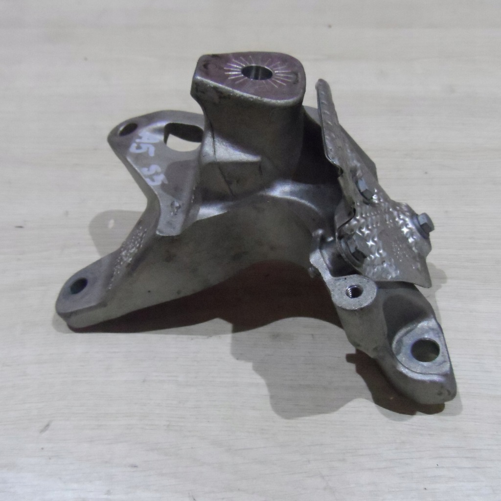 Кронштейн кронштейн двигуна генератора audi a5 4.2 fsi Оригінал