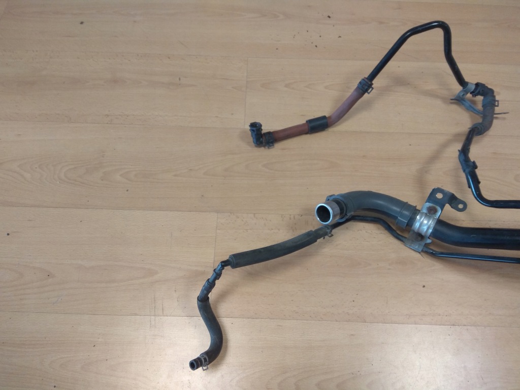 фото №4, Toyota rav4 iv 2.5 гибрид заливная горловина топлива труба europa 77278-48020