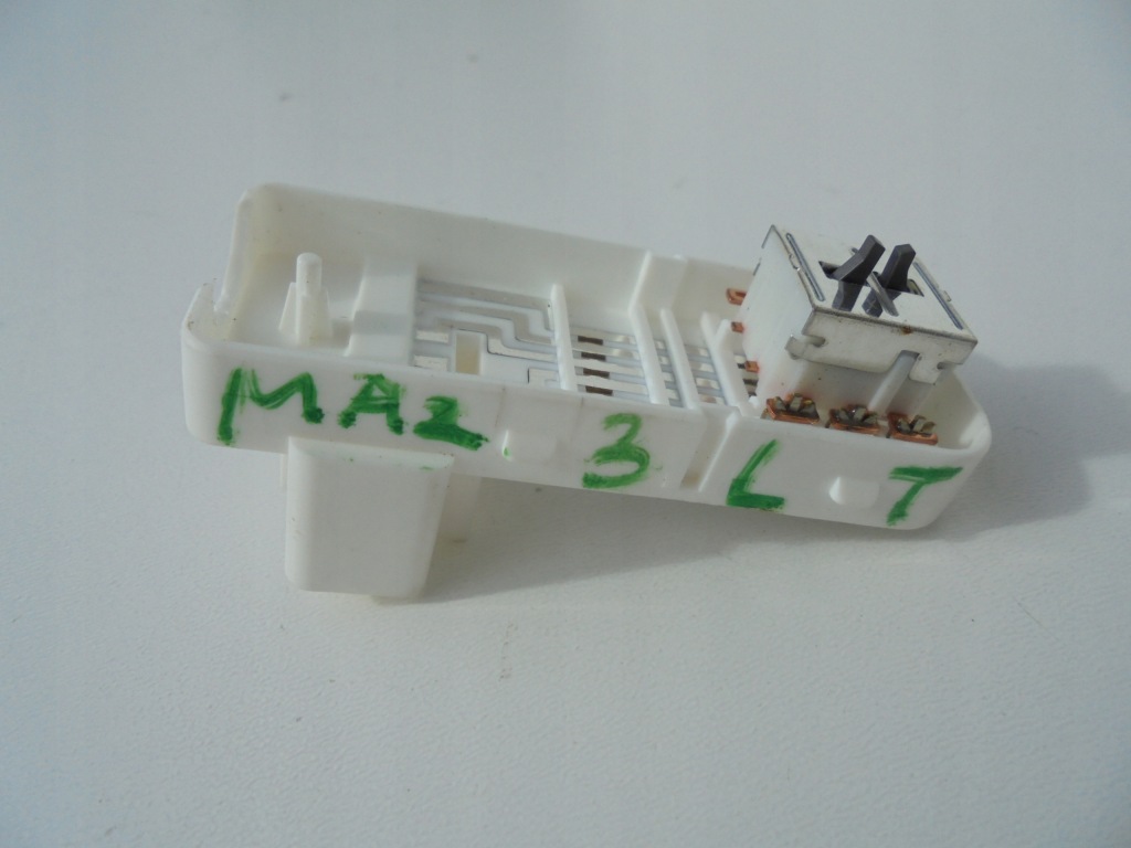 фото №1, Mazda 3 iii переключатель окон левый задняя kd3566370