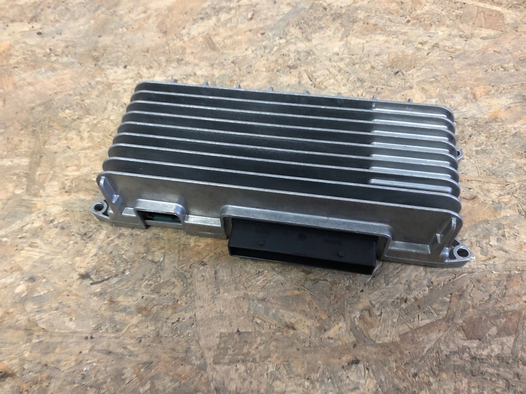 фото №1, Усилитель радио audi a4 b8 a5 8t0035223ad