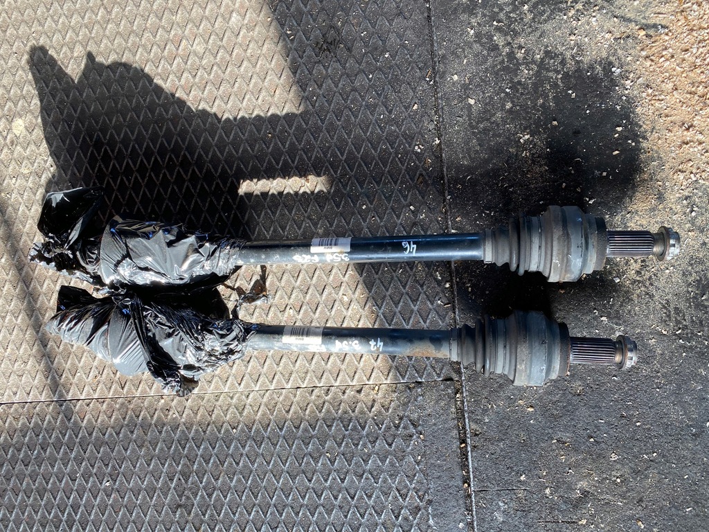 фото №1, Bmw оригінальний номер 7612798 привідний вал задня