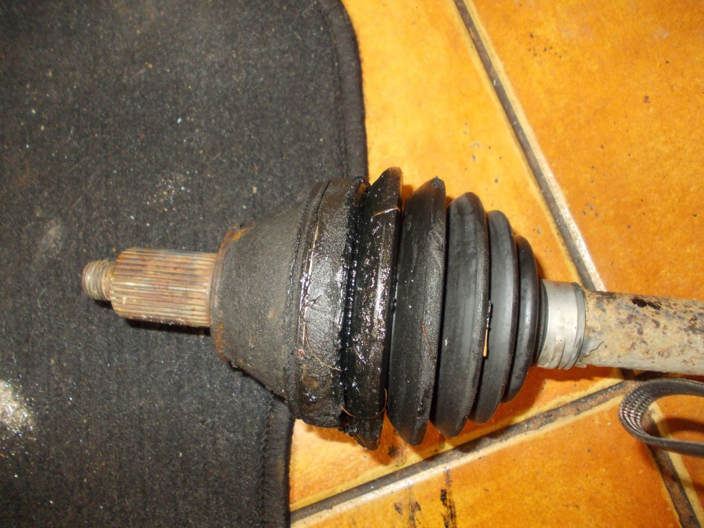 Приводной вал левая перед skoda praktik 1.2 bzg Доставка