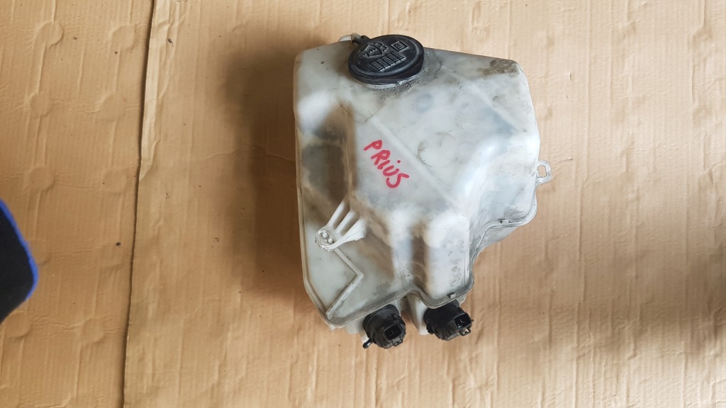 фото №1, Toyota prius 03-09 бачок распылителя