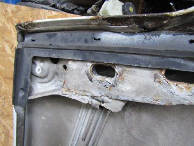 Mercedes w124 e klasa 93-96 капот передня оригінальний лак Київ