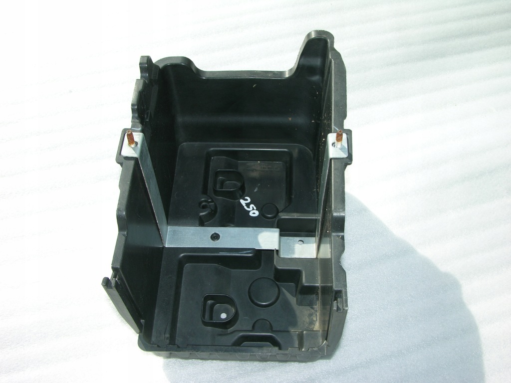 фото №8, Ford b-max 2012-2018 корпус акумулятор