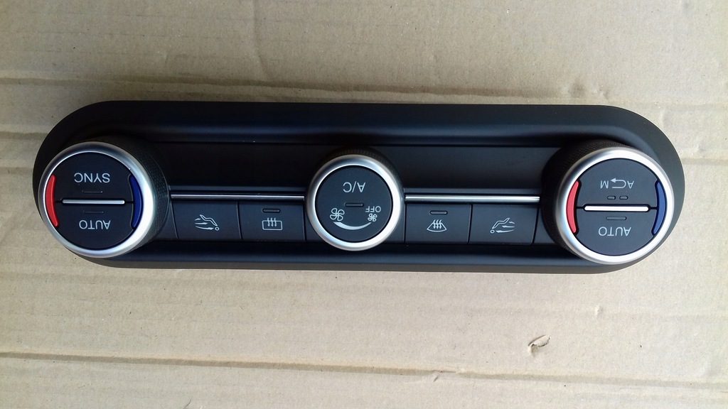 фото №1, Панель кондиционера alfa romeo stelvio giulia