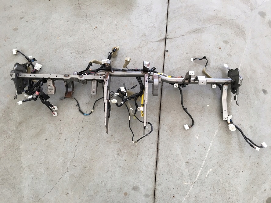 фото №1, Subaru forester 13- балка pod панель приборная us