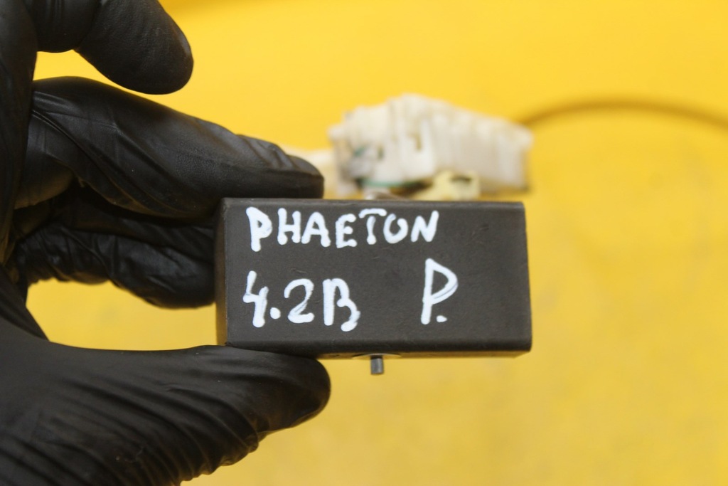 фото №6, Датчик рівня пального vw phaeton 4.2b 3d0919673g