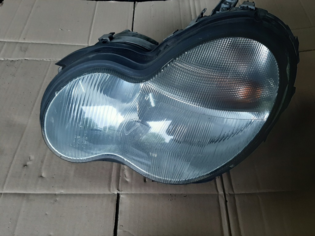 фото №1, Лампа права перед w203 a2038200161