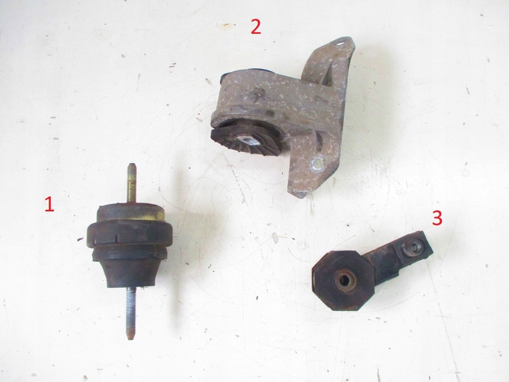 фото №1, Land rover freelander 2.5 v6 подушка кронштейн двигуна