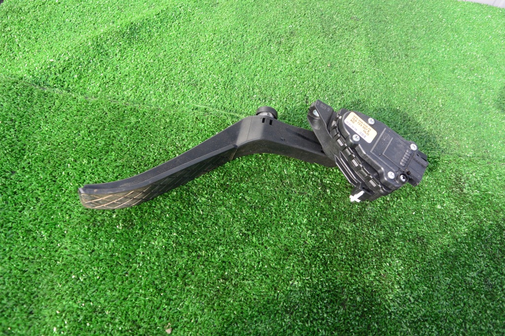 фото №1, Педаль потенциометр газа audi q7 4l lift touareg 7l