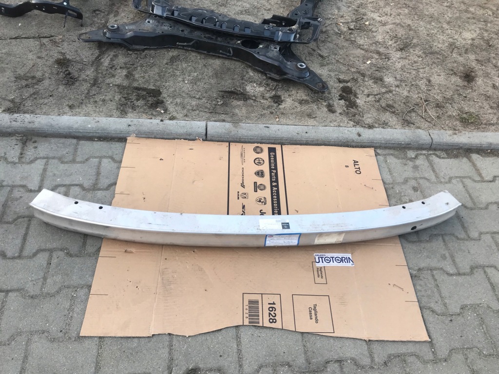 фото №2, Mercedes r klasa w251 балка заднего бампера nowa