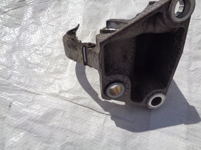 фото №2, Clio iv lift 0.9 tce опора полуось 397742142r