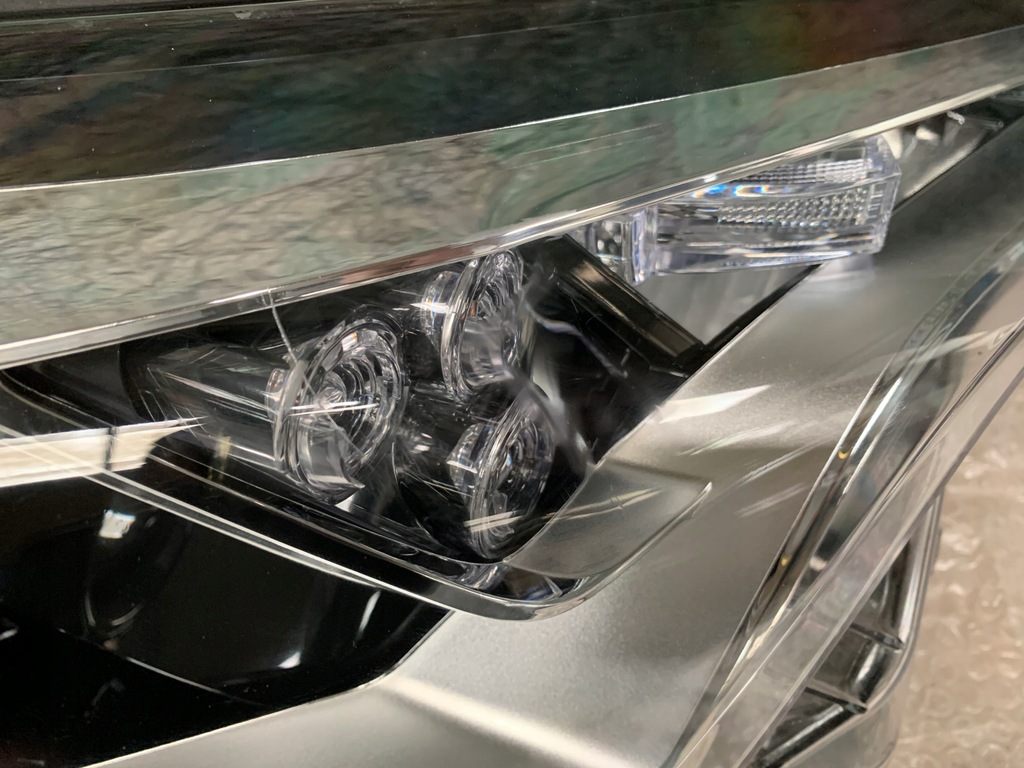 фото №2, Toyota chr ch-r правая лампа передняя