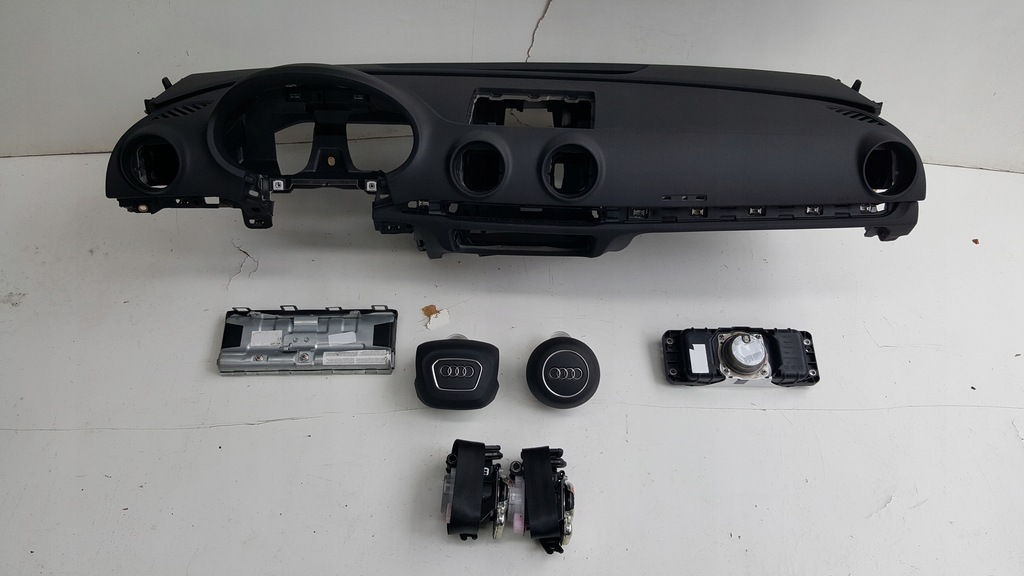 фото №1, Audi a3 8v quattro приборная панель консоль подушка безопасности ремни